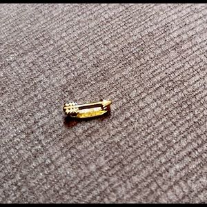 KEEP Collective - arrow charm (gold)